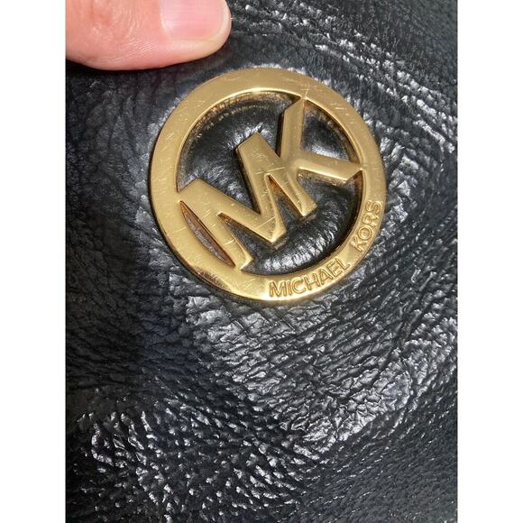 MICHAEL KORS, LARGE BLACK PEBBLED LEATHER SHOULDER BAG - Picture 14 of 15